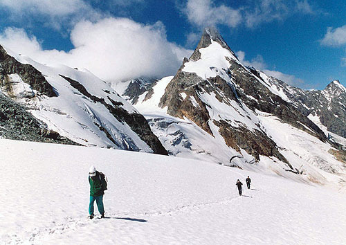 Кабардино-Балкария, Главный Кавказский хребет, Эльбрус. Фото с сайта www.skitalets.ru