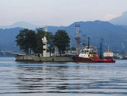 Бухта в Батуми, Грузия. Фото с сайта www.blacksea.su