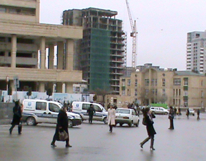 Баку, на площади перед станцией метро "28 мая". 11 марта 2011 г. Фото "Кавказского узла".