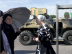 Проект "Грозный: девять городов". Женщины у металлоискателя для проверки зрителей Парада Победы 9 мая 2010 года, Ольга Кравец. Использовано фото cо страницы проекта http://strana.lenta.ru/russia/grozny.htm
