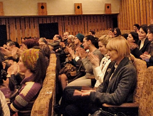Зрители во время спектакля в кукольном театре в Ереване. Армения. 2 марта 2012 г. Фото Армине Мартиросян для "Кавказского узла"