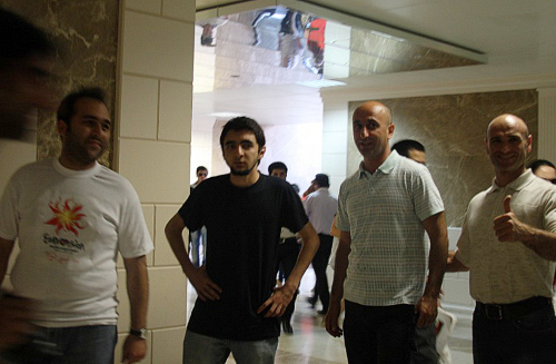 Баку, 25 мая 2012 г. Участники акции в поддержку демократических реформ собираются у выхода станции метро "Сахил". Фото ИА "Туран"
