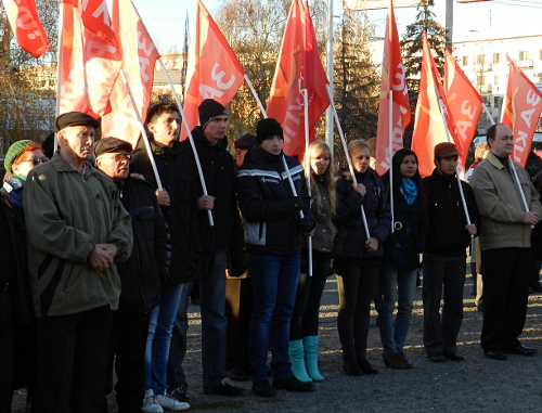 Участники митинга КПРФ в Волгограде 19 ноября 2012 г. Фото Татьяны Филимоновой для "Кавказского узла"
