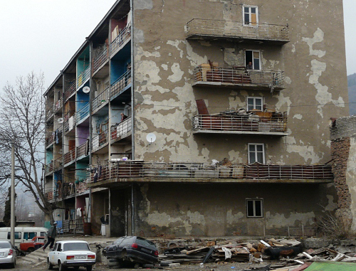 Здание бывшей турбазы. Южная Осетия, Цхинвал, 24 февраля 2013 г. Фото Марии Котаевой для "Кавказского узла"