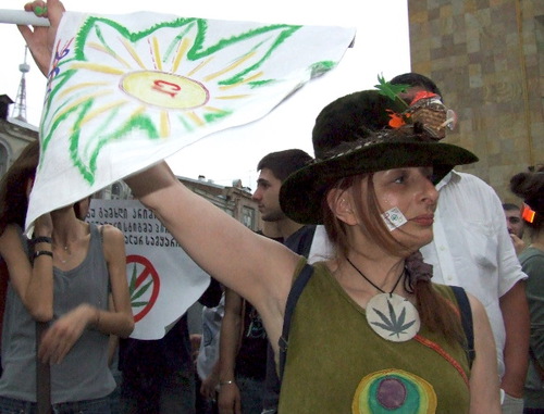 Акция за легализацию марихуаны и легких наркотиков. Тбилиси, 2 июня 2014 г. Фото Эдиты Бадасян для "Кавказского узла"