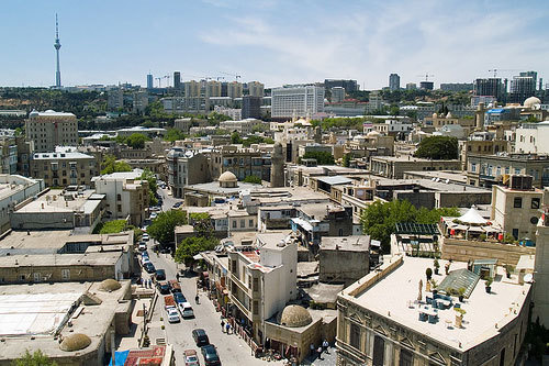 Вид на Баку с Девичьей башни. Фото с сайта www.flickr.com/photos/27207761@N07