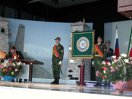 Инаугурация Рамзана Кадырова. Чечня, Гудермес, 2007 год. Фото с сайта www.chechnyafree.ru Инаугурация Рамзана Кадырова. Чечня, Гудермес, 2007 год. Фото с сайта www.chechnyafree.ru