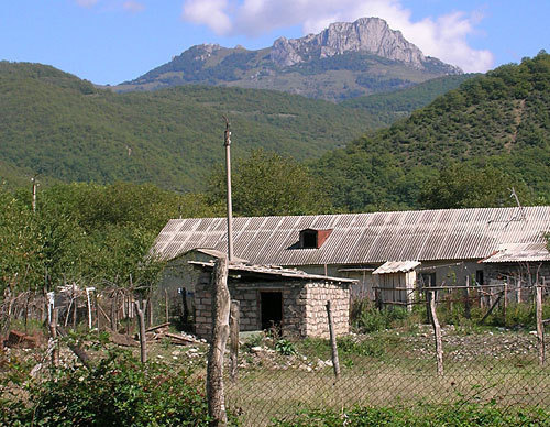Южная Осетия, поселок Ленингор. Фото с сайта http://ru.wikipedia.org