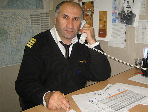 Заместитель командира авиационной эскадрильи Ту-154 Залимхан Ахмедов. Махачкала, 6 декабря 2010 года. Фото "Кавказского узла"