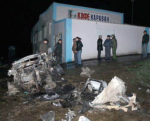 На месте взрыва в Хасавюрте 27 января 2011. Фото: http://yablor.ru