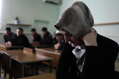 Насаждение исламского дресс-кода для женщин в Чечне. Фото: Human Rights Watch