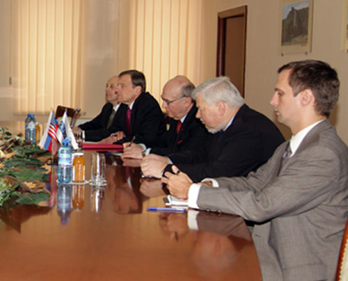 Сопредседатели Минской группы ОБСЕ на приеме у министра обороны Республики Армения 10 февраля 2011 г.  Фото с официального сайта министерства обороны РА www.mil.am 
