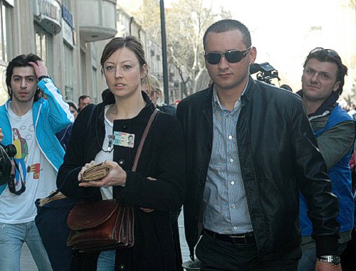 Задержание шведской журналистки Май Родерстрит во время акции протеста оппозиции в Баку 17 апреля 2011 г. Фото: Информационное агентство "Туран"
