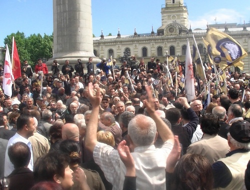 Митинг Народного форума на Площади Свободы в Тбилиси 21 мая 2011 г. Фото "Кавказского узла"