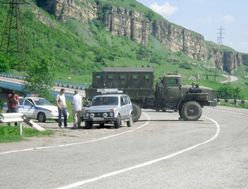 Режим КТО в Эльбрусском районе КБР. 7 июня 2011 г. Фото "Кавказского узла"