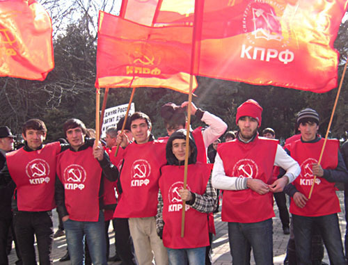 Митинг, организованный местным отделением КПРФ, прошел в Махачкале. Дагестан, 6 марта 2012 г. Фото Патимат Махмудовой для "Кавказского узла"
