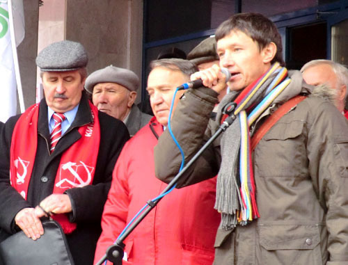 Виктор Дутлов (справа) на митинге против фальсификации выборов. Краснодар,  24 декабря 2011 г. Фото Натальи Дорохиной для «Кавказского узла»