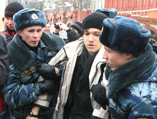 Задержаны участники акции в поддержку кубанских экологов. Москва, 17 марта 2012 г. Фото:  Иван Трефилов (RFE/RL)