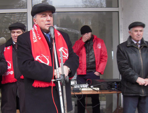Митинг «За честные и чистые выборы» провело Дагестанское республиканское отделение КПРФ в Махачкале. Дагестан. 2 марта 2012 г. Фото пресс-службы КПРФ
