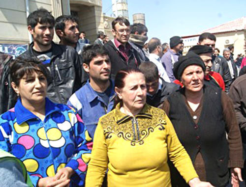Столкновение жителей Сулу-Тепе  с представителями госнефтекомпании. Азербайджан, 6 апреля 2012 г. Фото: azadliq.info
