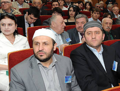 Участники первой республиканской конференции некоммерческих объединений Дагестана. Махачкала, 23 апреля 2012 г. Фото Альберта Токаева