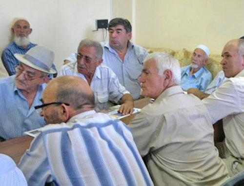 Заседание Совета старейшин кумыкского народа. Дагестан, Махачкала, 7 июля 2012 г. Фото Руслана Гереева