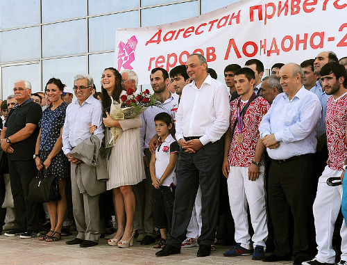 Встреча призеров Олимпиады в махачкалинском аэропорту 16 августа. Фото Магомеда Хазамова