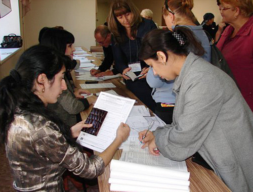 На одном из избирательных участков Карачаевска. Фото: отдел пресс-службы и информации АКГО, http://www.karachaevsk.info