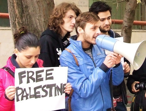 Участники акции в поддержку Палестины и против военной операции в секторе Газа. Тбилиси, 20 ноября 2012 г. Фото Эдиты Бадасян для "Кавказского узла"