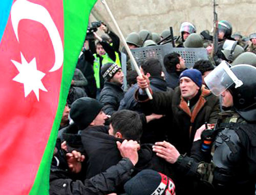 Беспорядки в городе Губа. Азербайджан, 1 марта 2012 г. Фото: Abbas Atllay (RFE/RL) Беспорядки в городе Губа. Азербайджан, 1 марта 2012 г. Фото: Abbas Atllay (RFE/RL)