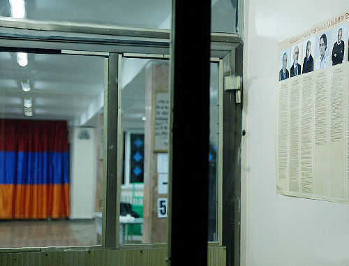 Избирательный участок в Армении. 18 февраля 2013 г. Фото: © PanARMENIAN Photo/Tigran Mehrabyan