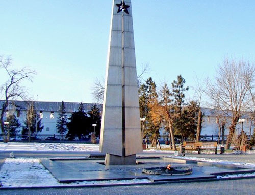 Вечный огонь в мемориальном комплексе "Братский сад" в Астрахани. Фото http://www.echo.msk.ru