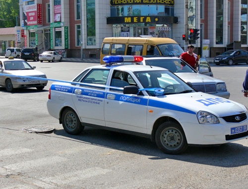 Полицейская машина на месте взрыва на улице Ирчи Казака в Махачкале. 1 мая 2013 г. Фото Патимат Махмудовой для "Кавказского узла"