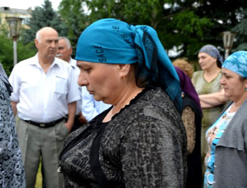 Родственники убитых во время нападения на Нальчик. Фото http://kavpolit.com/