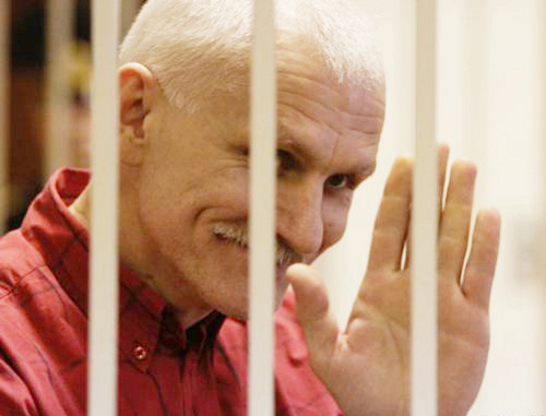 Алесь Беляцкий в суде. ноябрь 2011 г. Фото: svaboda.org, (RFE/RL)