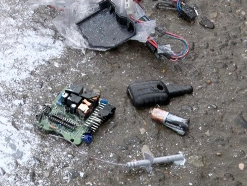 Фрагменты обезвреженного взрывного устройства. Фото НАК, http://nac.gov.ru