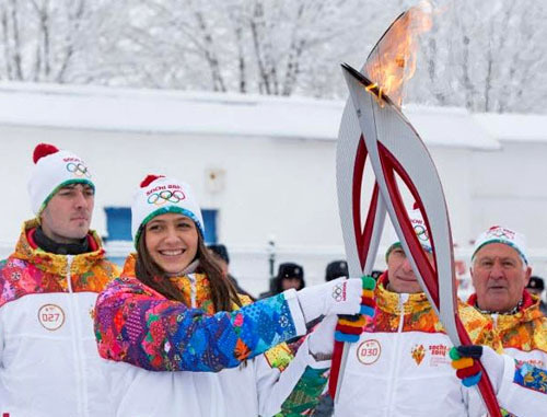 Эстафета олимпийского огня в Нальчике. Кабардино-Балкария, 30 января 2014 г. Фото http://torchrelay.sochi2014.com/