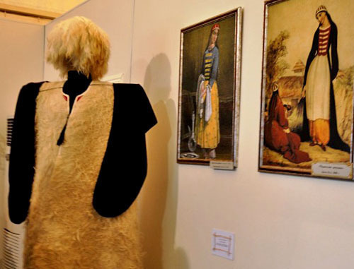 Экспонаты, представленные в Доме адыга в Олимпийском  парке. Сочи, февраль 2014 г. Фото http://www.privetsochi.ru/