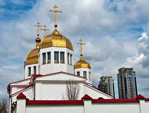 Церковь Михаила Архангела в Грозном. Построена в 1892 году. Фото: Краснов Сергей http://commons.wikimedia.org/