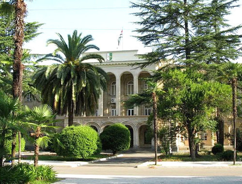 Здание администрации президента Абхазии. Фото: Igor_S http://wikimapia.org/
