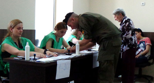Голосование на избирательном участке в Чугурети. Тбилиси, 15 июня 2014 г. Фото Инны Кукуджановой для "Кавказского узла"