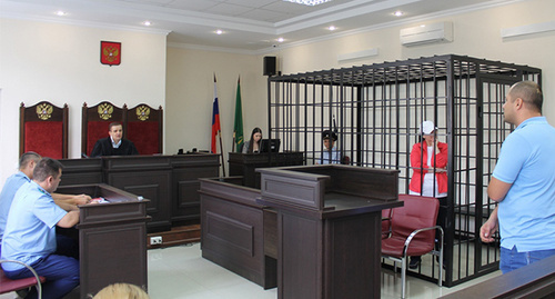 В зале суда на слушании дела Заремы Хаджироковой. Фото: http://smi01.com/wp-content/uploads/2014/09/IMG_8520.jpg