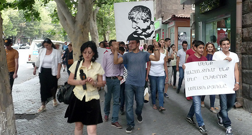 Участники акции шествием прошлись по центральным улицам Еревана. Фото Армине Мартиросян