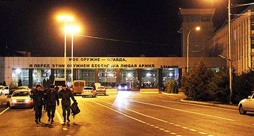 Аэропорт Грозного ночью. Фото Магомеда Магомедова для "Кавказского узла"