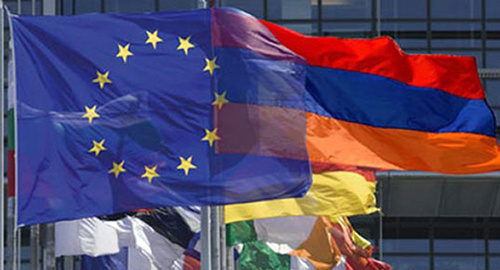 Флаги Евросоюза, Армении и других стран. Фото: http://rus.azatutyun.am/content/article/25046793.html