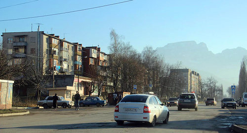 Многоквартирный дом на окраине Владикавказа. Фото Ахмеда Альдебирова для "Кавказского узла"