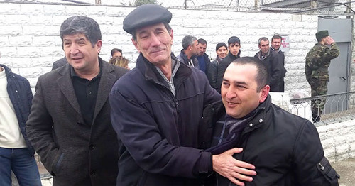 Башир Сулейманлы вышел на свободу. 19 марта 2015 г. Фото: RFE/RL http://www.radioazadlyg.org/