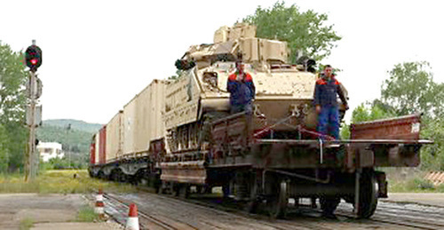 Транспортировка техники военного назначения. Фото: http://newsgeorgia.ru/images/21758/76/217587697.jpg Транспортировка техники военного назначения. Фото: http://newsgeorgia.ru/images/21758/76/217587697.jpg