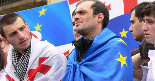 Участники акции "Грузия - европейский выбор". Тбилиси, март 2013 г. Фото Патимат Махмудовой для "Кавказского узла"