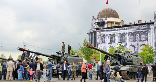 Военная техника в центре Грозного 9 мая 2015 г. Фото Магомеда Магомедова для "Кавказского узла"